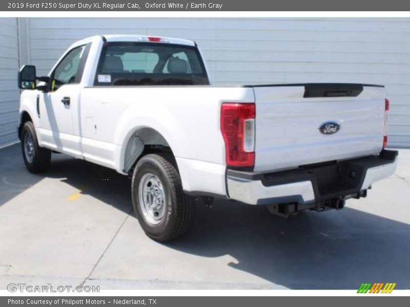 Oxford White / Earth Gray 2019 Ford F250 Super Duty XL Regular Cab