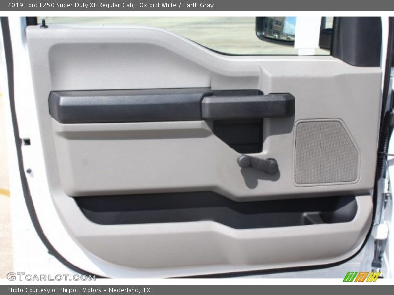 Oxford White / Earth Gray 2019 Ford F250 Super Duty XL Regular Cab