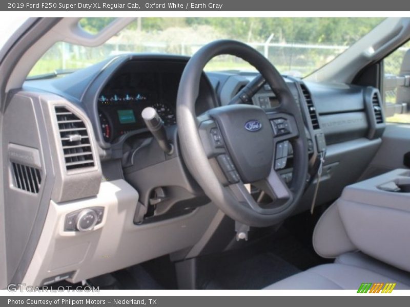 Oxford White / Earth Gray 2019 Ford F250 Super Duty XL Regular Cab