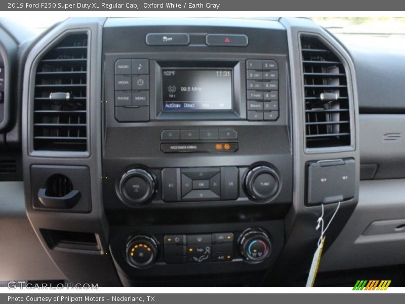 Oxford White / Earth Gray 2019 Ford F250 Super Duty XL Regular Cab