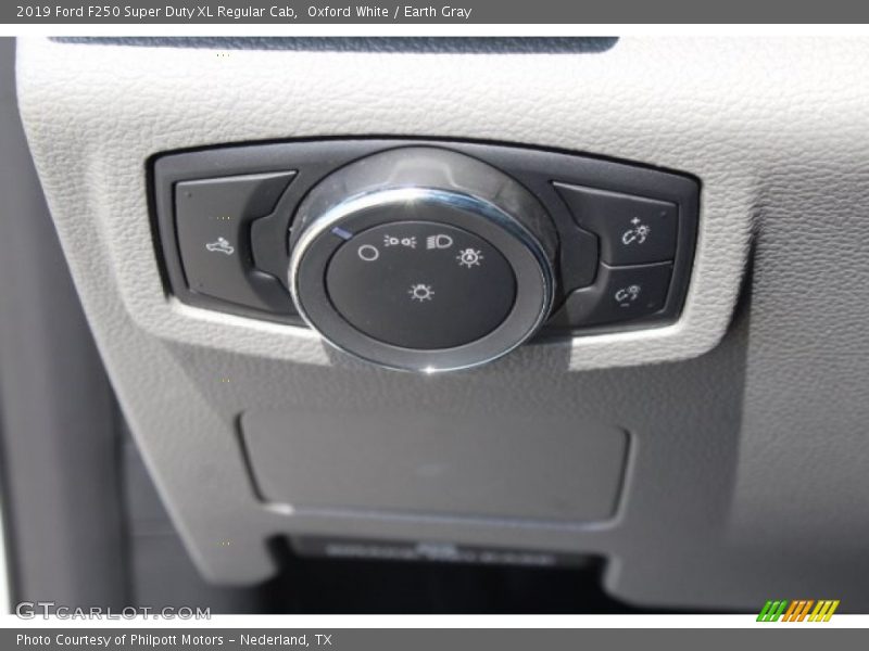 Oxford White / Earth Gray 2019 Ford F250 Super Duty XL Regular Cab