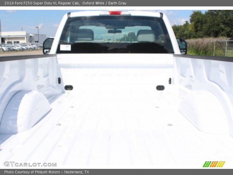 Oxford White / Earth Gray 2019 Ford F250 Super Duty XL Regular Cab