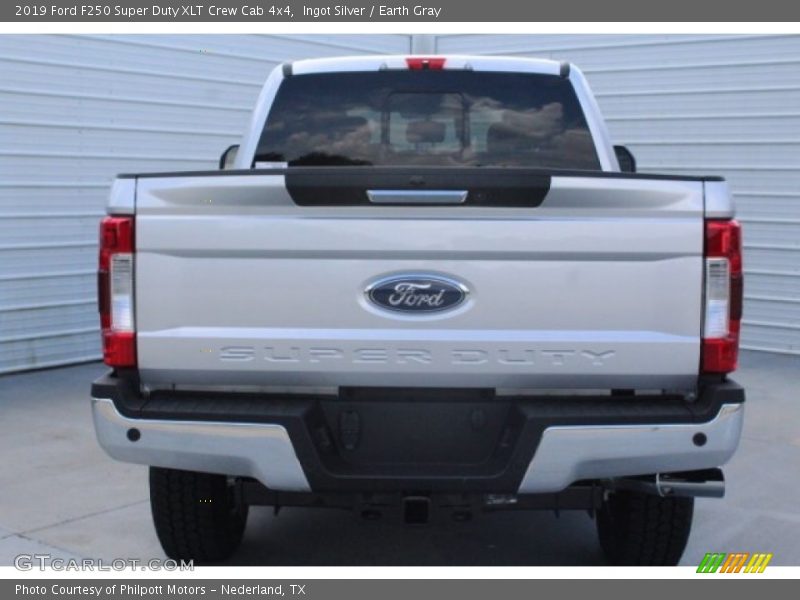 Ingot Silver / Earth Gray 2019 Ford F250 Super Duty XLT Crew Cab 4x4