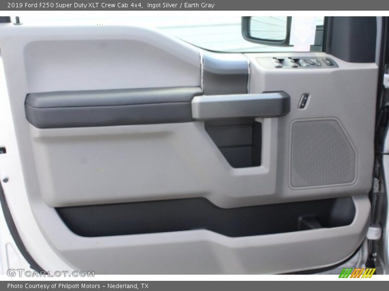 Ingot Silver / Earth Gray 2019 Ford F250 Super Duty XLT Crew Cab 4x4