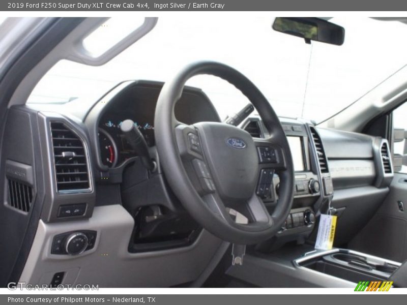 Ingot Silver / Earth Gray 2019 Ford F250 Super Duty XLT Crew Cab 4x4