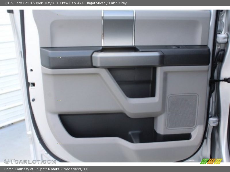 Ingot Silver / Earth Gray 2019 Ford F250 Super Duty XLT Crew Cab 4x4