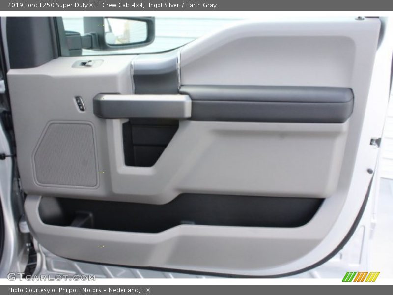 Ingot Silver / Earth Gray 2019 Ford F250 Super Duty XLT Crew Cab 4x4