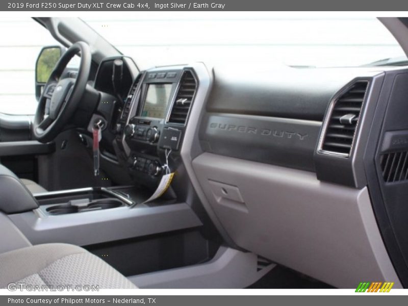 Ingot Silver / Earth Gray 2019 Ford F250 Super Duty XLT Crew Cab 4x4