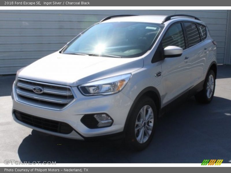 Ingot Silver / Charcoal Black 2018 Ford Escape SE