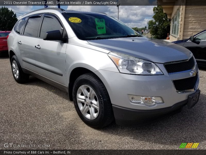 Silver Ice Metallic / Dark Gray/Light Gray 2011 Chevrolet Traverse LS AWD