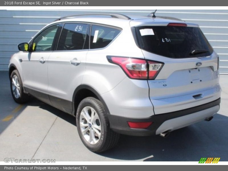 Ingot Silver / Charcoal Black 2018 Ford Escape SE