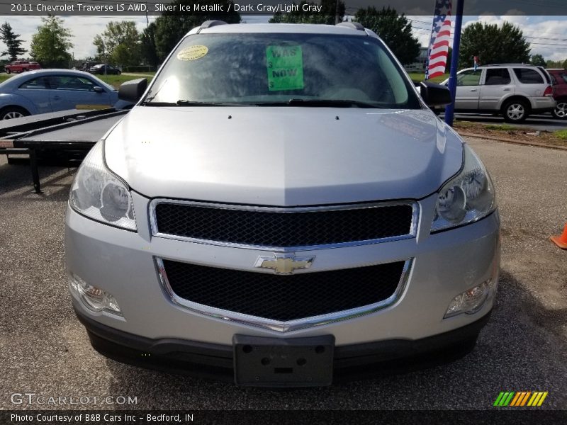 Silver Ice Metallic / Dark Gray/Light Gray 2011 Chevrolet Traverse LS AWD