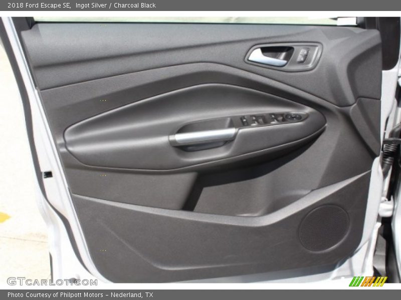 Ingot Silver / Charcoal Black 2018 Ford Escape SE