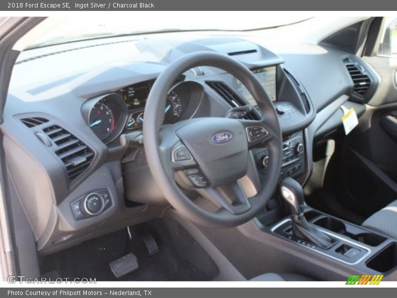 Ingot Silver / Charcoal Black 2018 Ford Escape SE