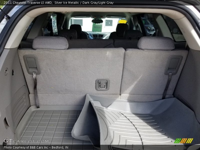 Silver Ice Metallic / Dark Gray/Light Gray 2011 Chevrolet Traverse LS AWD