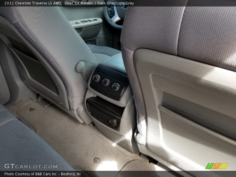 Silver Ice Metallic / Dark Gray/Light Gray 2011 Chevrolet Traverse LS AWD
