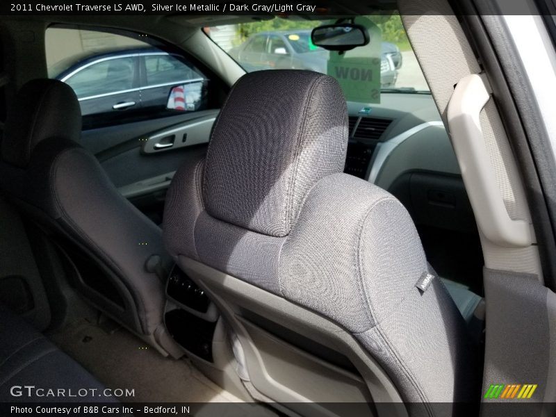 Silver Ice Metallic / Dark Gray/Light Gray 2011 Chevrolet Traverse LS AWD