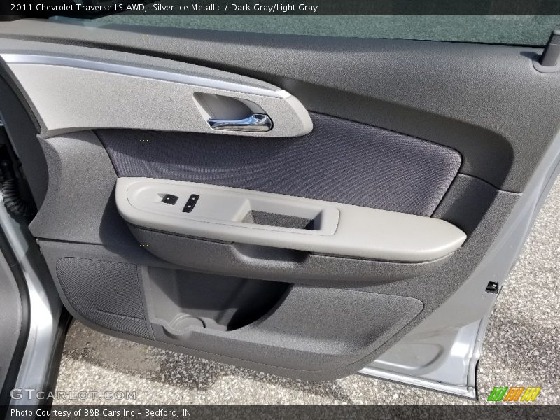 Silver Ice Metallic / Dark Gray/Light Gray 2011 Chevrolet Traverse LS AWD