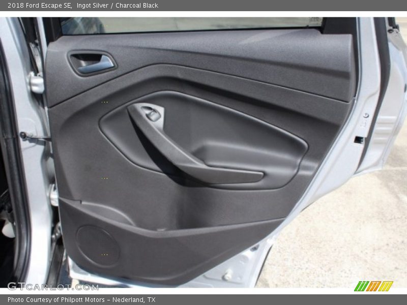 Ingot Silver / Charcoal Black 2018 Ford Escape SE