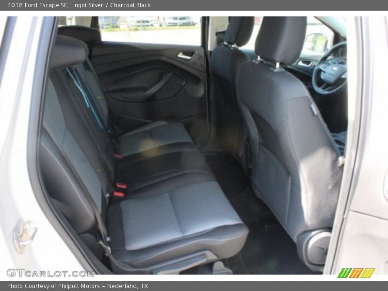 Ingot Silver / Charcoal Black 2018 Ford Escape SE
