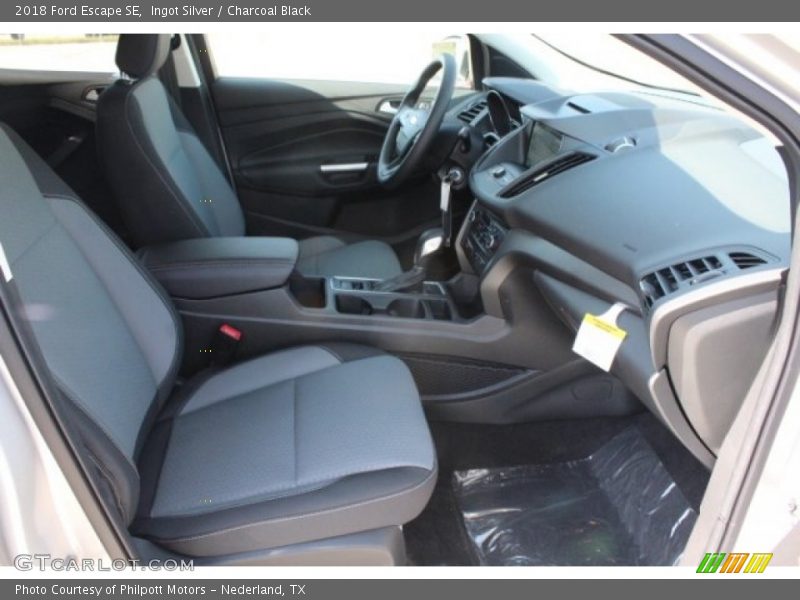 Ingot Silver / Charcoal Black 2018 Ford Escape SE
