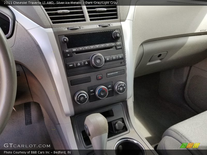 Silver Ice Metallic / Dark Gray/Light Gray 2011 Chevrolet Traverse LS AWD