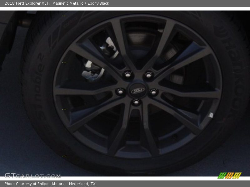 Magnetic Metallic / Ebony Black 2018 Ford Explorer XLT