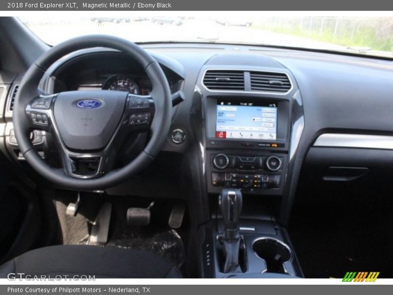 Magnetic Metallic / Ebony Black 2018 Ford Explorer XLT