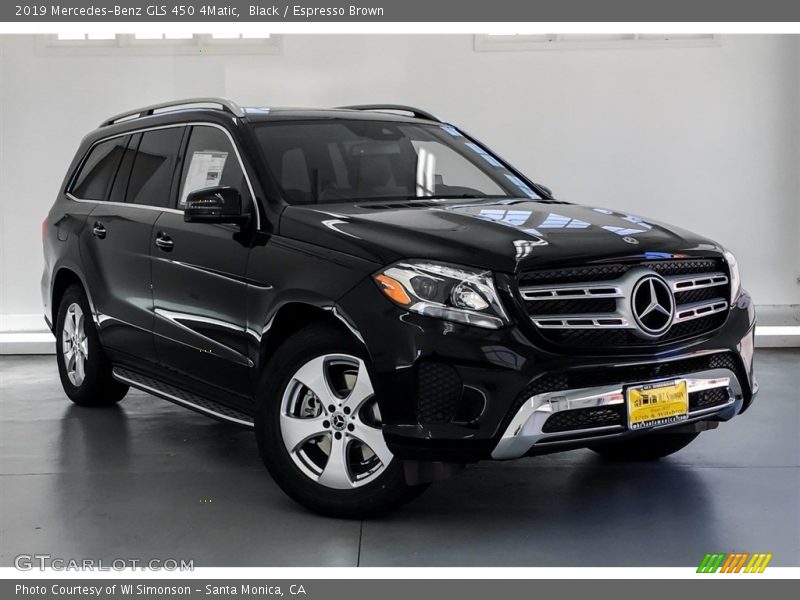 Front 3/4 View of 2019 GLS 450 4Matic