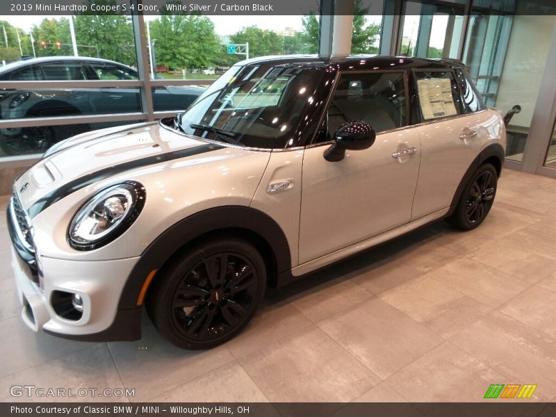 White Silver / Carbon Black 2019 Mini Hardtop Cooper S 4 Door