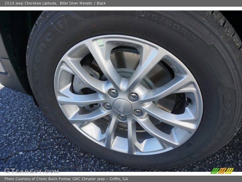 Billet Silver Metallic / Black 2019 Jeep Cherokee Latitude