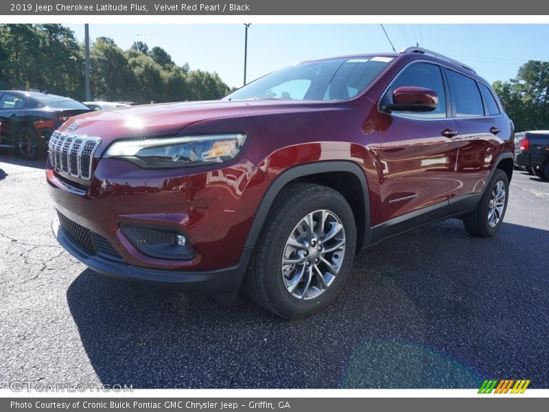 Velvet Red Pearl / Black 2019 Jeep Cherokee Latitude Plus