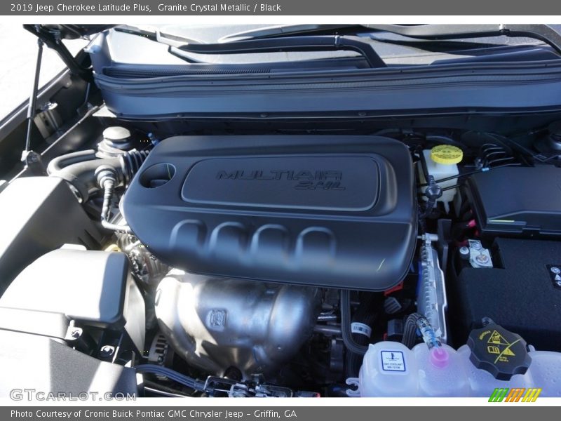 Granite Crystal Metallic / Black 2019 Jeep Cherokee Latitude Plus