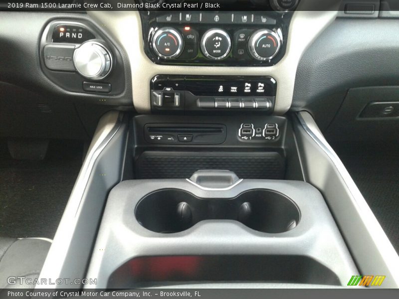 Diamond Black Crystal Pearl / Black 2019 Ram 1500 Laramie Crew Cab