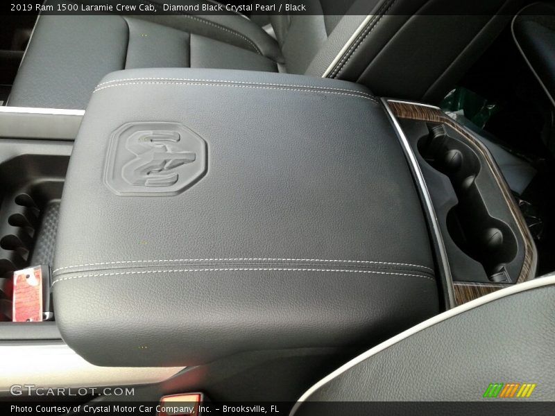 Diamond Black Crystal Pearl / Black 2019 Ram 1500 Laramie Crew Cab