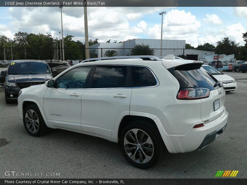 Pearl White / Black/Tan 2019 Jeep Cherokee Overland