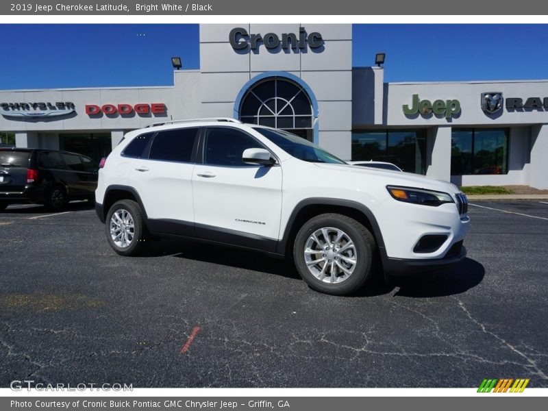 Bright White / Black 2019 Jeep Cherokee Latitude