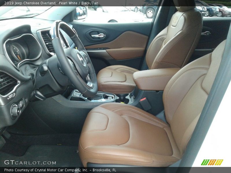 Pearl White / Black/Tan 2019 Jeep Cherokee Overland