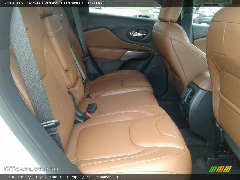 Pearl White / Black/Tan 2019 Jeep Cherokee Overland