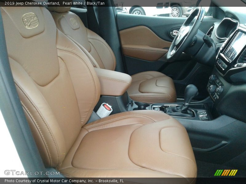 Pearl White / Black/Tan 2019 Jeep Cherokee Overland
