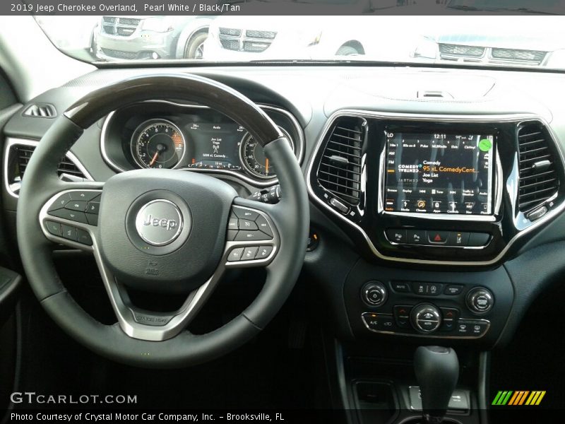 Pearl White / Black/Tan 2019 Jeep Cherokee Overland