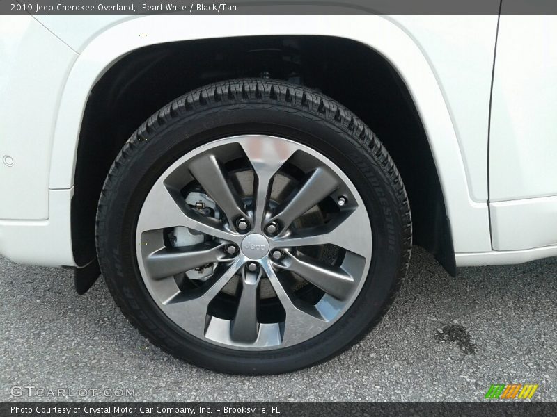 Pearl White / Black/Tan 2019 Jeep Cherokee Overland