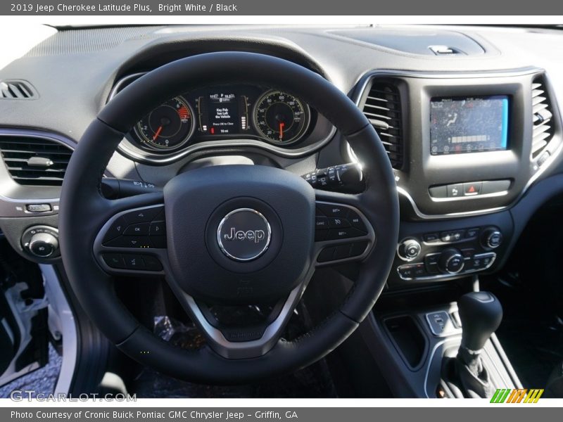 Bright White / Black 2019 Jeep Cherokee Latitude Plus