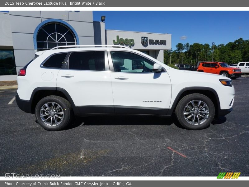 Bright White / Black 2019 Jeep Cherokee Latitude Plus