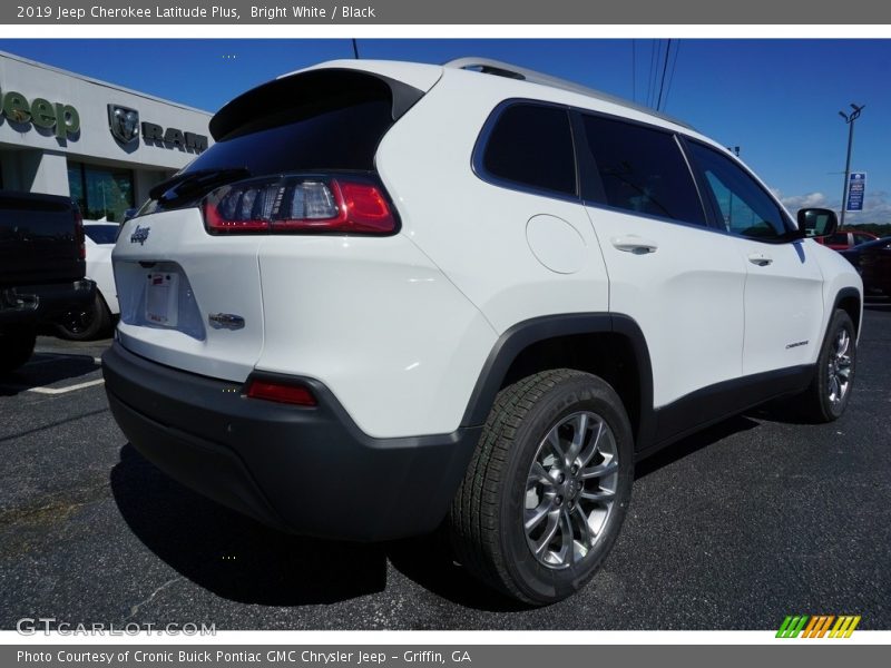 Bright White / Black 2019 Jeep Cherokee Latitude Plus