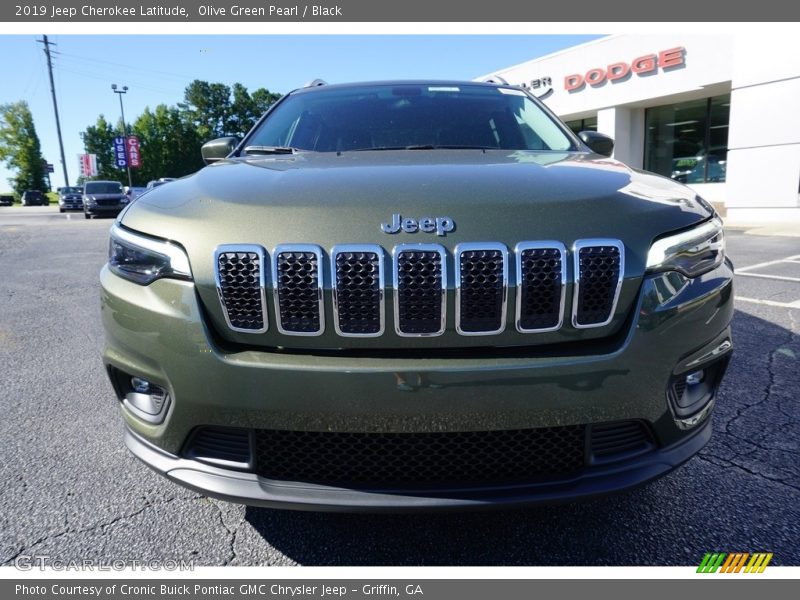 Olive Green Pearl / Black 2019 Jeep Cherokee Latitude