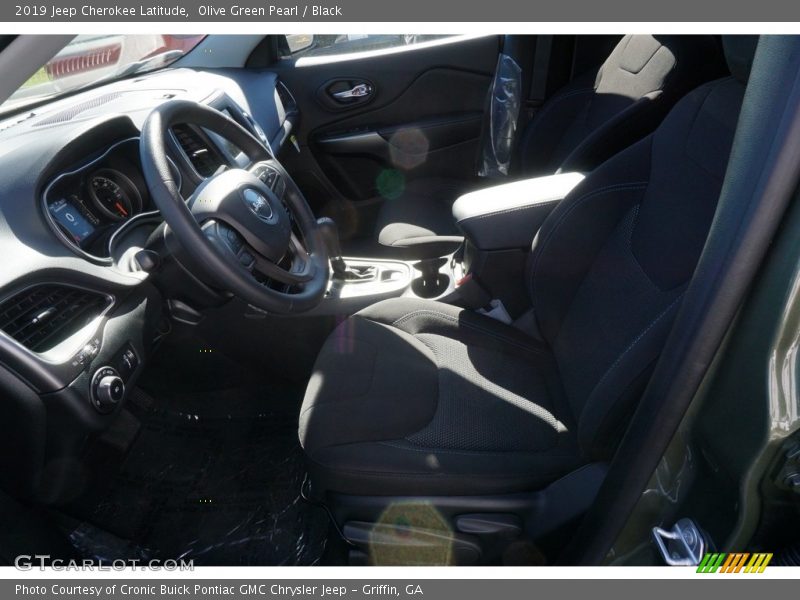 Olive Green Pearl / Black 2019 Jeep Cherokee Latitude
