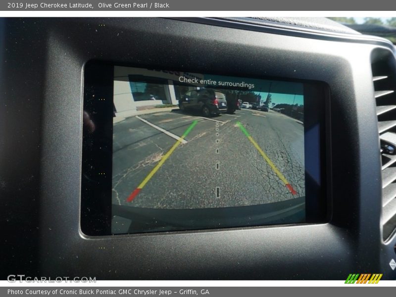 Olive Green Pearl / Black 2019 Jeep Cherokee Latitude