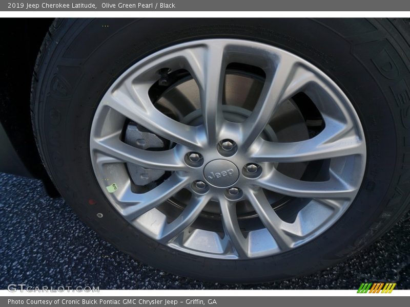 Olive Green Pearl / Black 2019 Jeep Cherokee Latitude