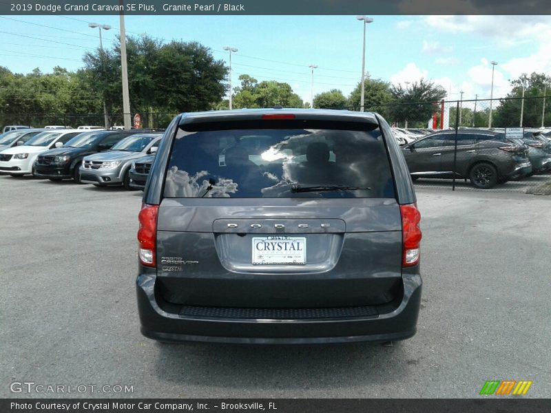 Granite Pearl / Black 2019 Dodge Grand Caravan SE Plus